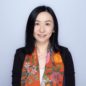 headshot of yvonne leung