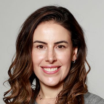 headshot of Nur Cristiani